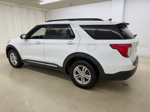 Used 2021 Ford Explorer XLT w/ Equipment Group 202A AWD/4WD image 3