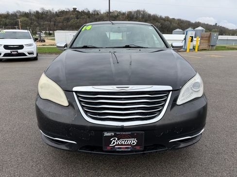 Used 2014 Chrysler 200 Limited FWD image 2