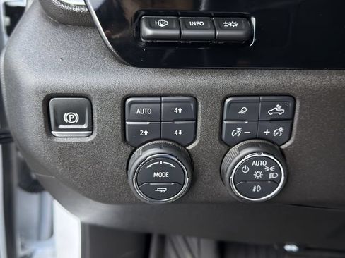 Certified 2024 Chevrolet Silverado 2500 High Country w/ Technology Package AWD/4WD image 27
