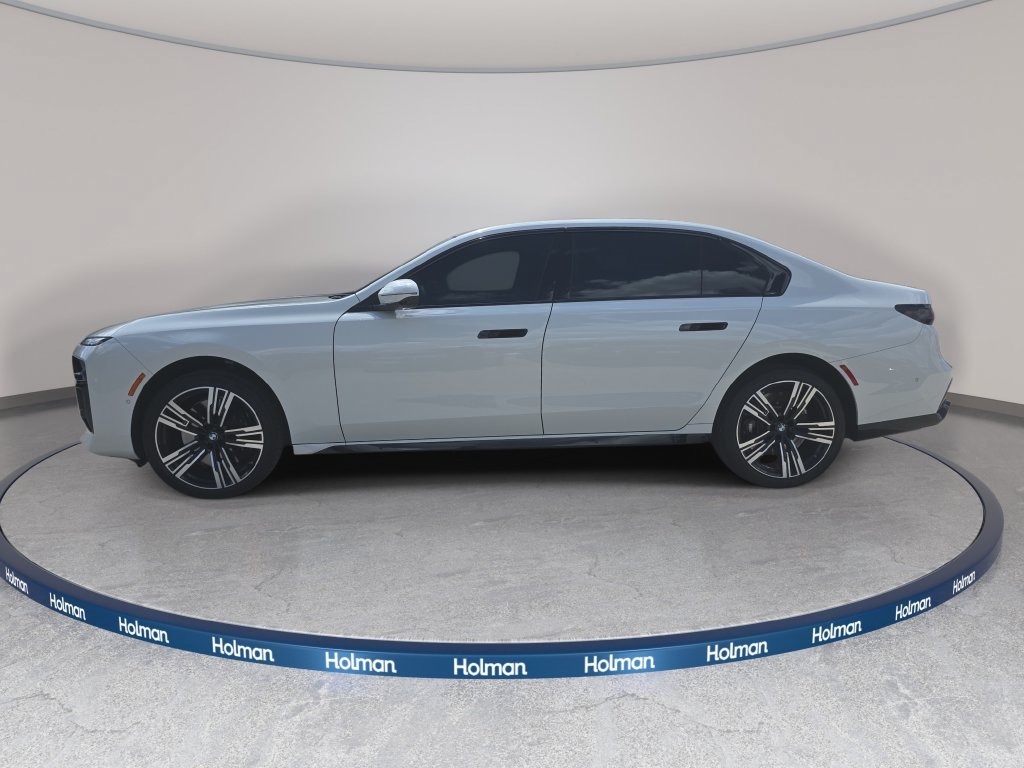 Used 2026 BMW 760i xDrive w/ Executive Package AWD/4WD image 9