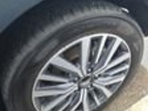 Used 2021 Nissan Kicks SV image 24