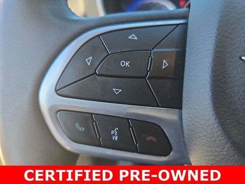 Used 2024 Chrysler Pacifica Touring-L FWD image 19