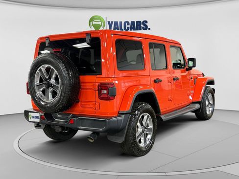Used 2019 Jeep Wrangler Unlimited Sahara w/ Uconnect 4C Nav & Sound Group AWD/4WD image 5