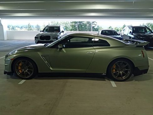 Used 2024 Nissan GT-R w/ Floor Mat Package AWD/4WD image 8