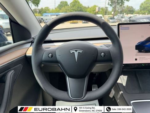 Used 2023 Tesla Model Y Performance AWD/4WD image 10