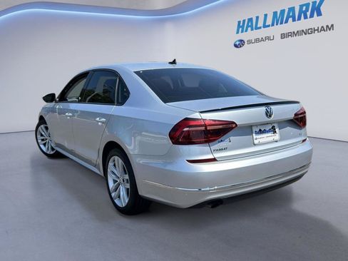 Used 2019 Volkswagen Passat 2.0T Wolfsburg w/ Wheels & Sunroof Package FWD image 4