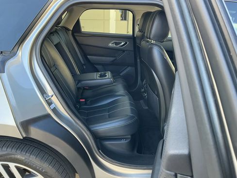 Used 2019 Land Rover Range Rover Velar S AWD/4WD image 17