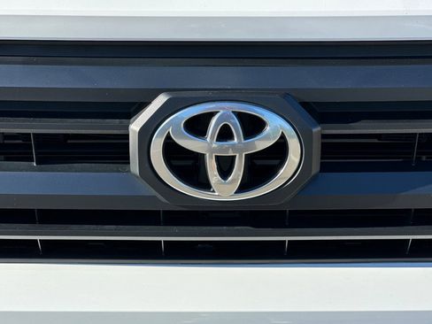 Certified 2025 Toyota Tacoma SR5 AWD/4WD image 47