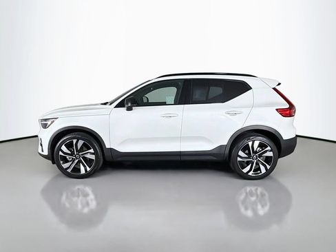 Certified 2023 Volvo XC40 B5 Plus w/ Protection Package Premier AWD/4WD image 4