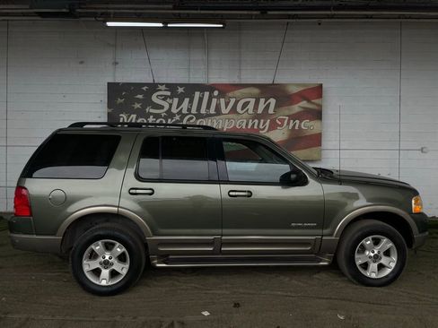 Used 2004 Ford Explorer Eddie Bauer image 6