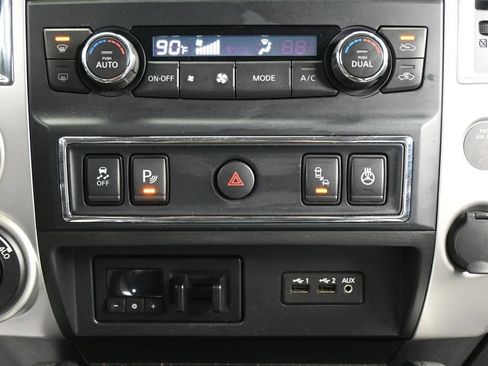 Used 2019 Nissan Titan PRO-4X w/ Pro-4x Convenience Package AWD/4WD image 21