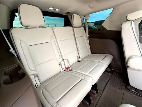 Used 2021 GMC Yukon Denali w/ LPO, Illumination Package image 19