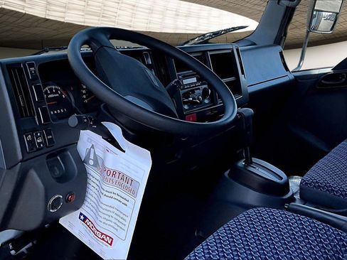 New 2025 Chevrolet Low Cab Forward image 7