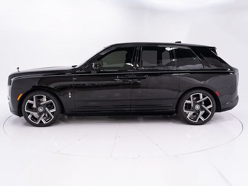 Certified 2026 Rolls-Royce Cullinan Black Badge AWD/4WD image 2