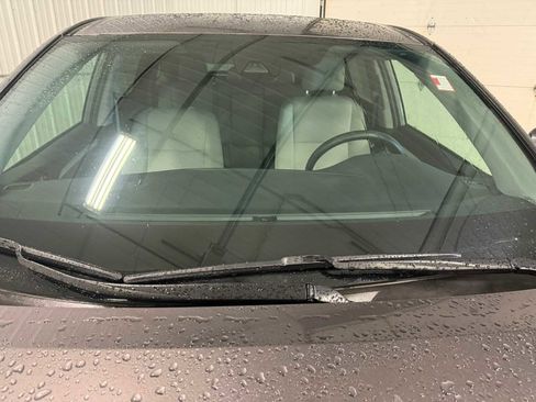 Used 2019 Toyota Highlander LE AWD/4WD image 14