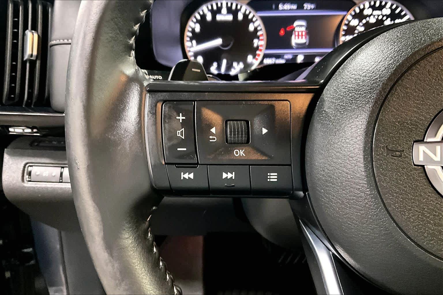 Used 2025 Nissan Pathfinder SV AWD/4WD image 22