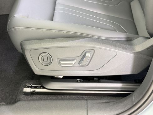 New 2026 Audi Q3 quattro 2.0T w/ Driver Assistance Package AWD/4WD image 13