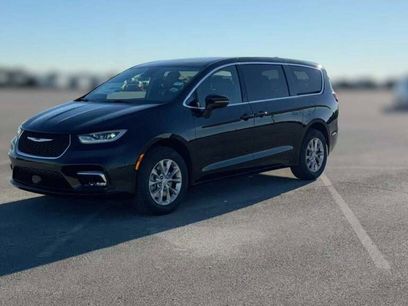 New 2026 Chrysler Pacifica Limited