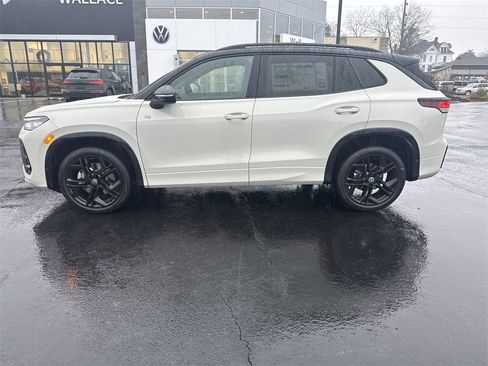 New 2026 Volkswagen Tiguan SE R-Line image 3