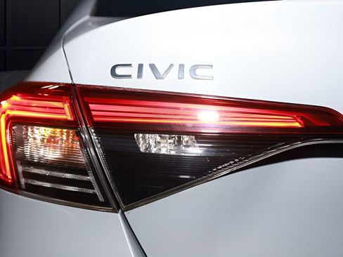 Used 2023 Honda Civic Sport image 26