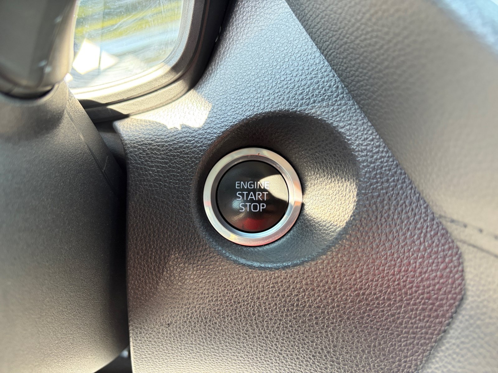 Used 2022 Toyota Corolla Cross LE AWD/4WD image 20