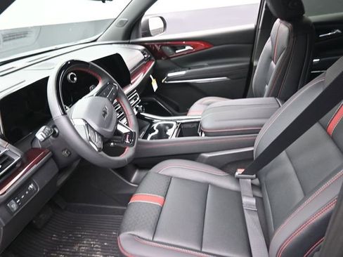 New 2026 Chevrolet Traverse RS w/ LPO, Floor Liner Package image 8