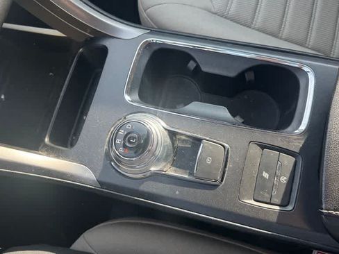 Used 2020 Ford Fusion SE FWD image 19
