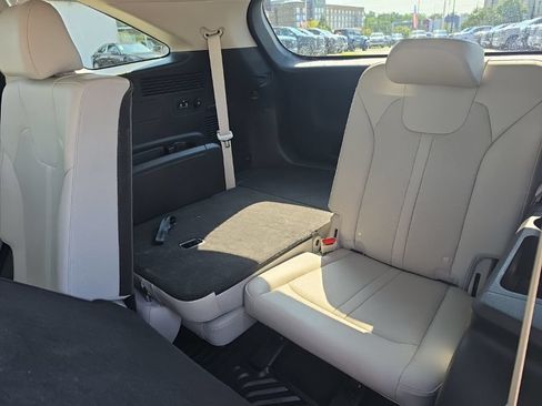 Used 2023 Kia Sorento S w/ Panoramic Sunroof Package FWD image 12