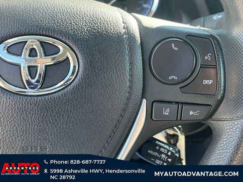 Used 2018 Toyota Corolla LE image 18