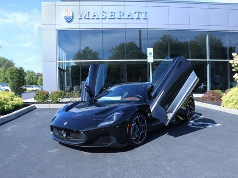 Used 2023 Maserati MC20 Coupe image 2