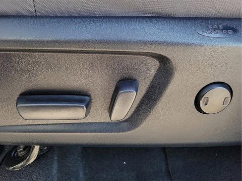 Used 2017 Toyota Tundra SR5 w/ SR5 Upgrade Package image 15