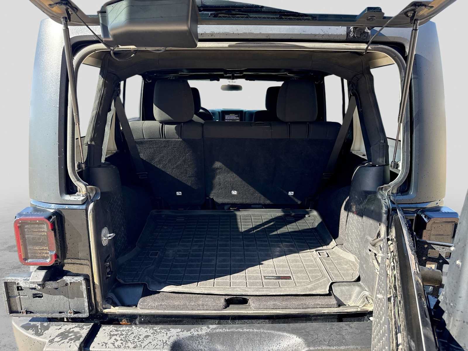 Used 2012 Jeep Wrangler Unlimited Sport AWD/4WD image 29