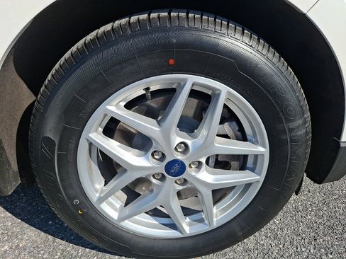 Certified 2022 Ford Edge SEL w/ Convenience Package image 8