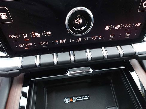 New 2025 GMC Yukon XL Denali w/ LPO, Illumination Package image 22