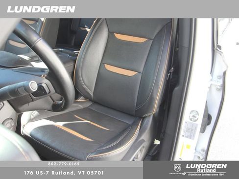 Used 2023 GMC Yukon XL AT4 AWD/4WD image 17