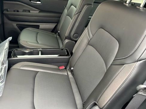 New 2026 Nissan Pathfinder SL w/ SL Premium Package image 5