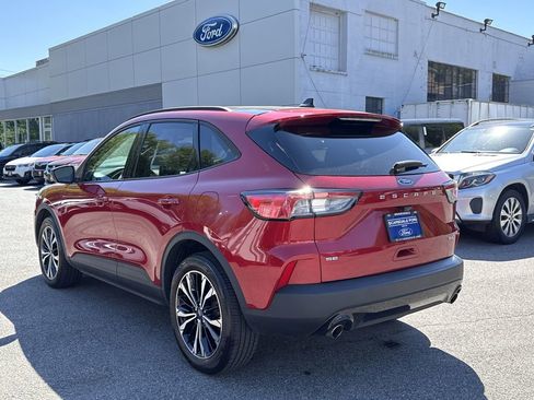 Used 2022 Ford Escape SE w/ SE Sport Appearance Package AWD/4WD image 13