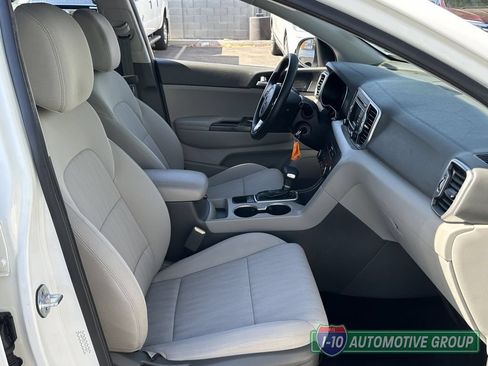 Used 2017 Kia Sportage LX FWD image 11