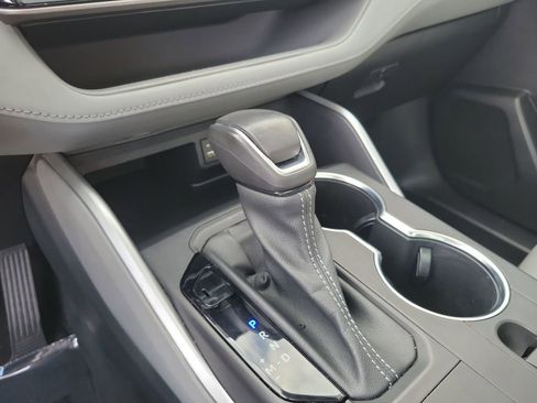 Used 2022 Toyota Highlander XLE image 25