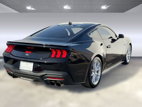 Used 2025 Ford Mustang GT Premium image 7