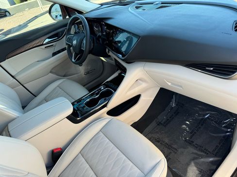 Used 2022 Buick Envision Avenir w/ Technology Package II image 10