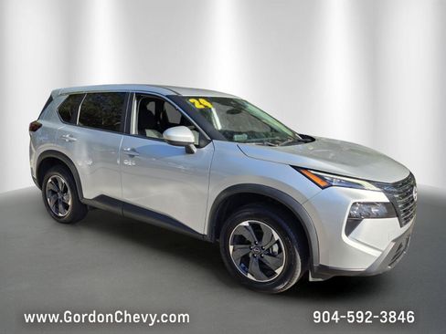Used 2024 Nissan Rogue SV FWD image 8