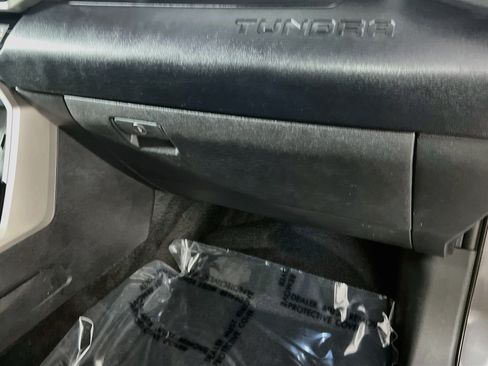 Used 2025 Toyota Tundra SR5 AWD/4WD image 35