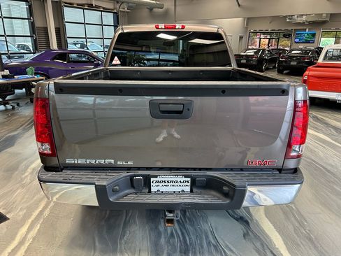 Used 2008 GMC Sierra 1500 SLE w/ Sierra NFL Edition RWD image 24