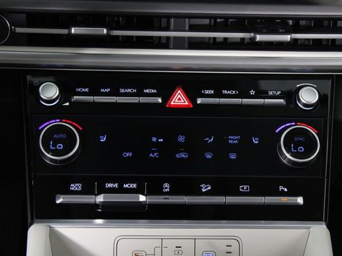 Used 2026 Hyundai Santa Fe SEL w/ Tow & Go Package FWD image 23