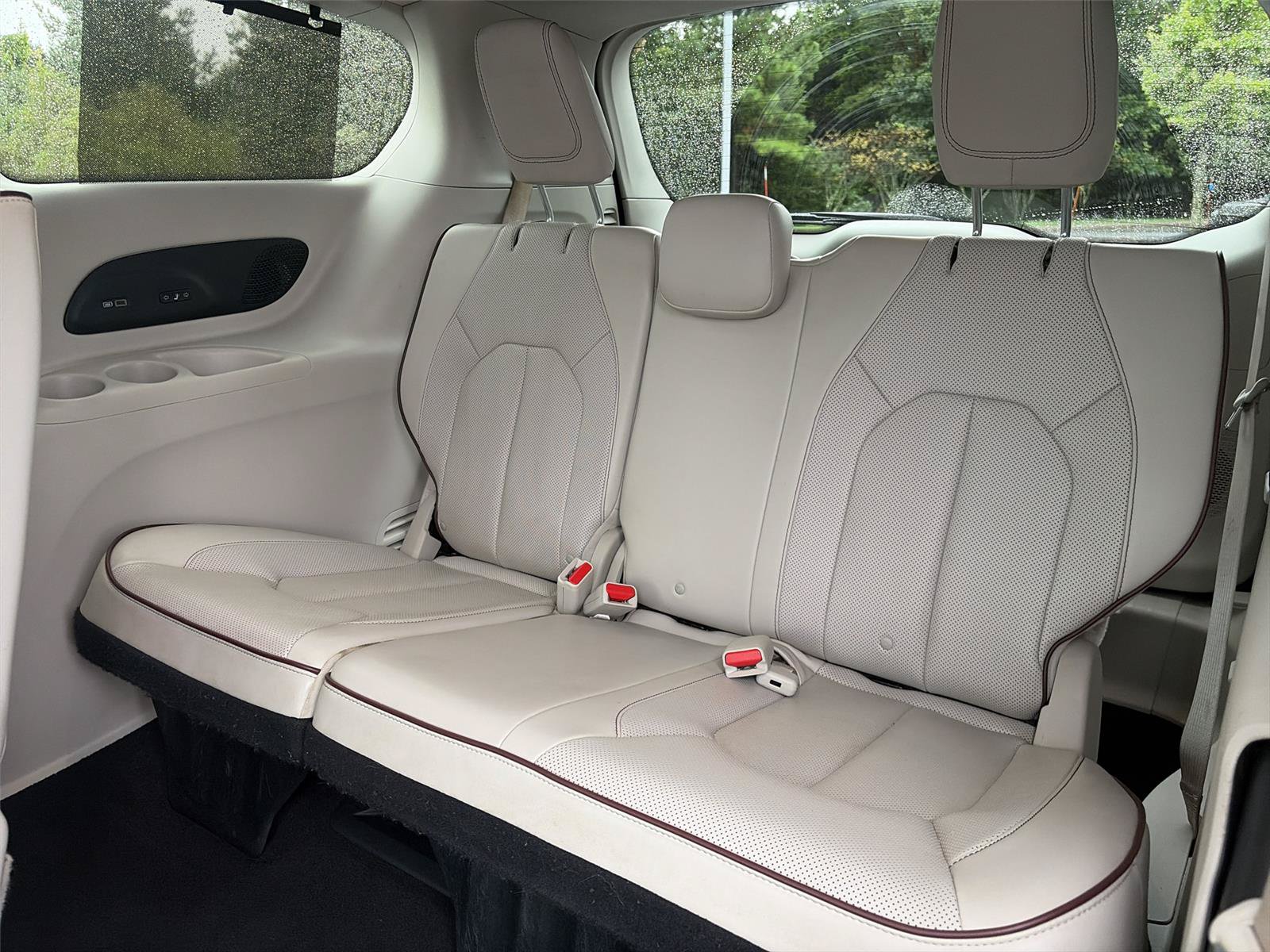 Used 2017 Chrysler Pacifica Limited FWD image 23