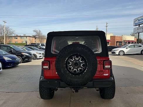 Used 2018 Jeep Wrangler Unlimited Sport image 6