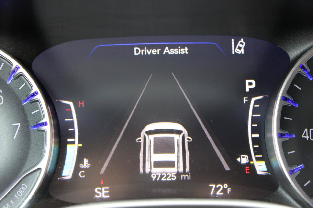 Used 2023 Chrysler Pacifica Touring-L FWD image 22