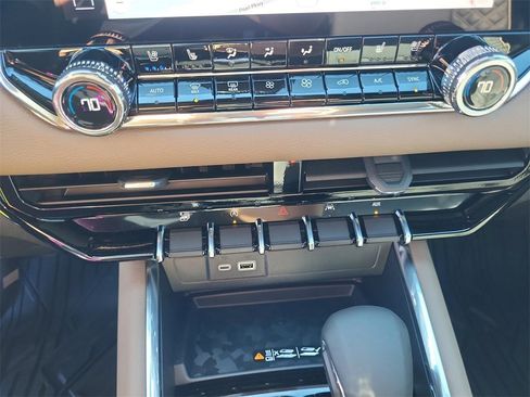 New 2026 GMC Canyon Denali image 18