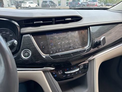 Used 2022 Cadillac XT6 Premium Luxury w/ Technology Package AWD/4WD image 18